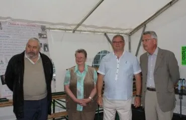 Illustration de Lancement de souscription pour une église. P. Dubourg-Noves à gauche. Photo CL.