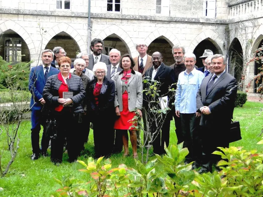 Alt : Membres titulaires de l'Académie d'Angoumois en 2014